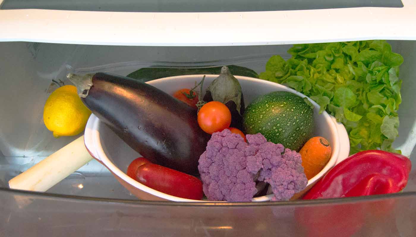 Cómo organizar los alimentos en la nevera - trucos y consejos de higiene en cocina